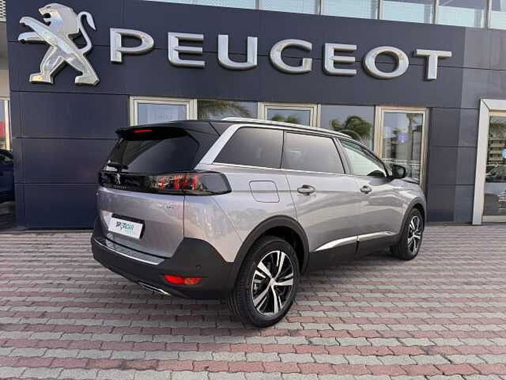 Peugeot 5008 nuova a Vibo Valentia (5)