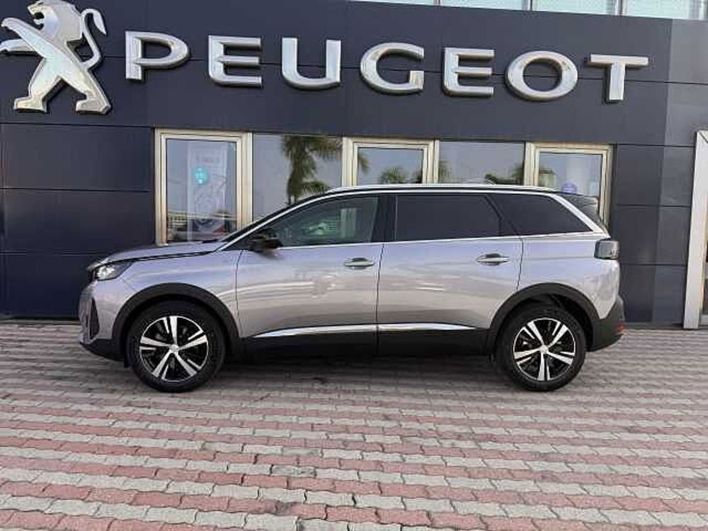 Peugeot 5008 nuova a Vibo Valentia (8)