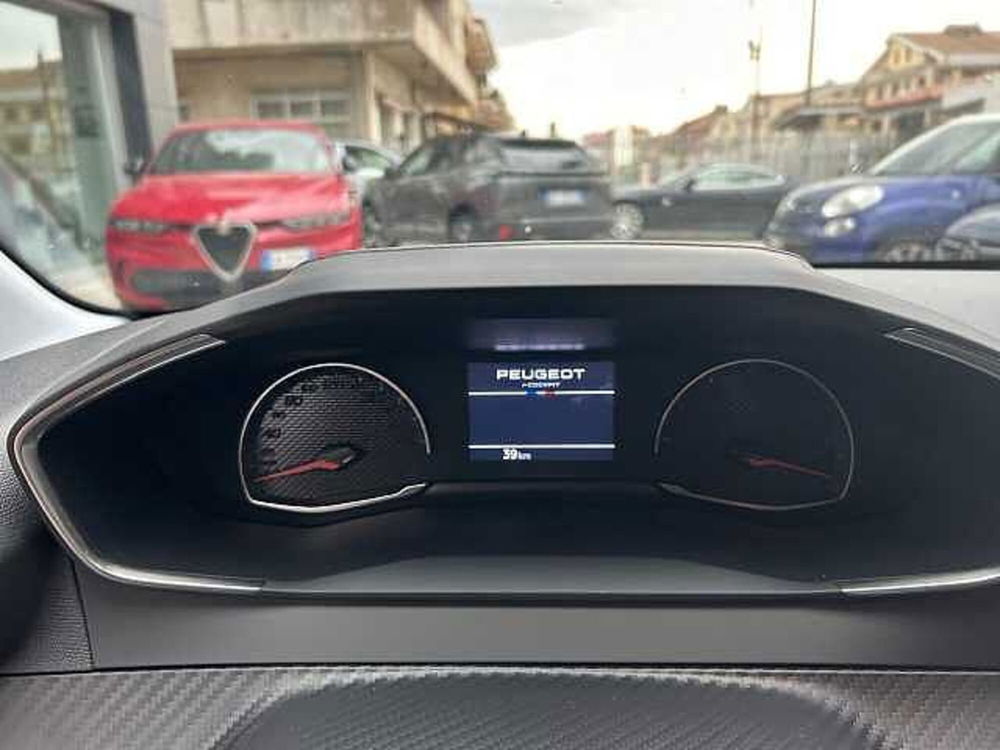 Peugeot 208 nuova a Vibo Valentia (12)