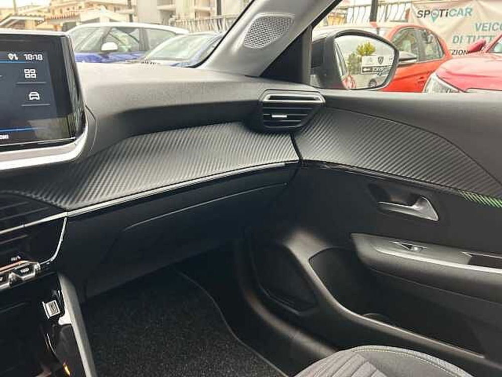 Peugeot 208 nuova a Vibo Valentia (9)