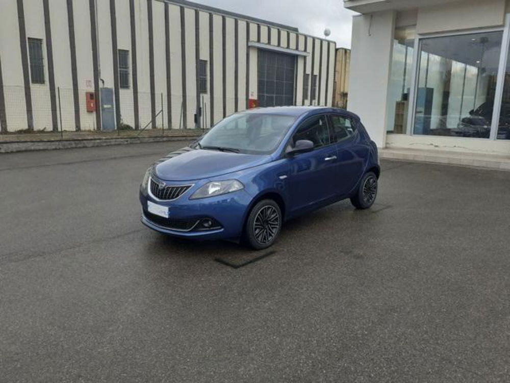 Lancia Ypsilon usata a Firenze