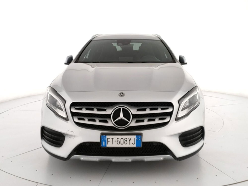 Mercedes-Benz GLA SUV usata a Roma (5)