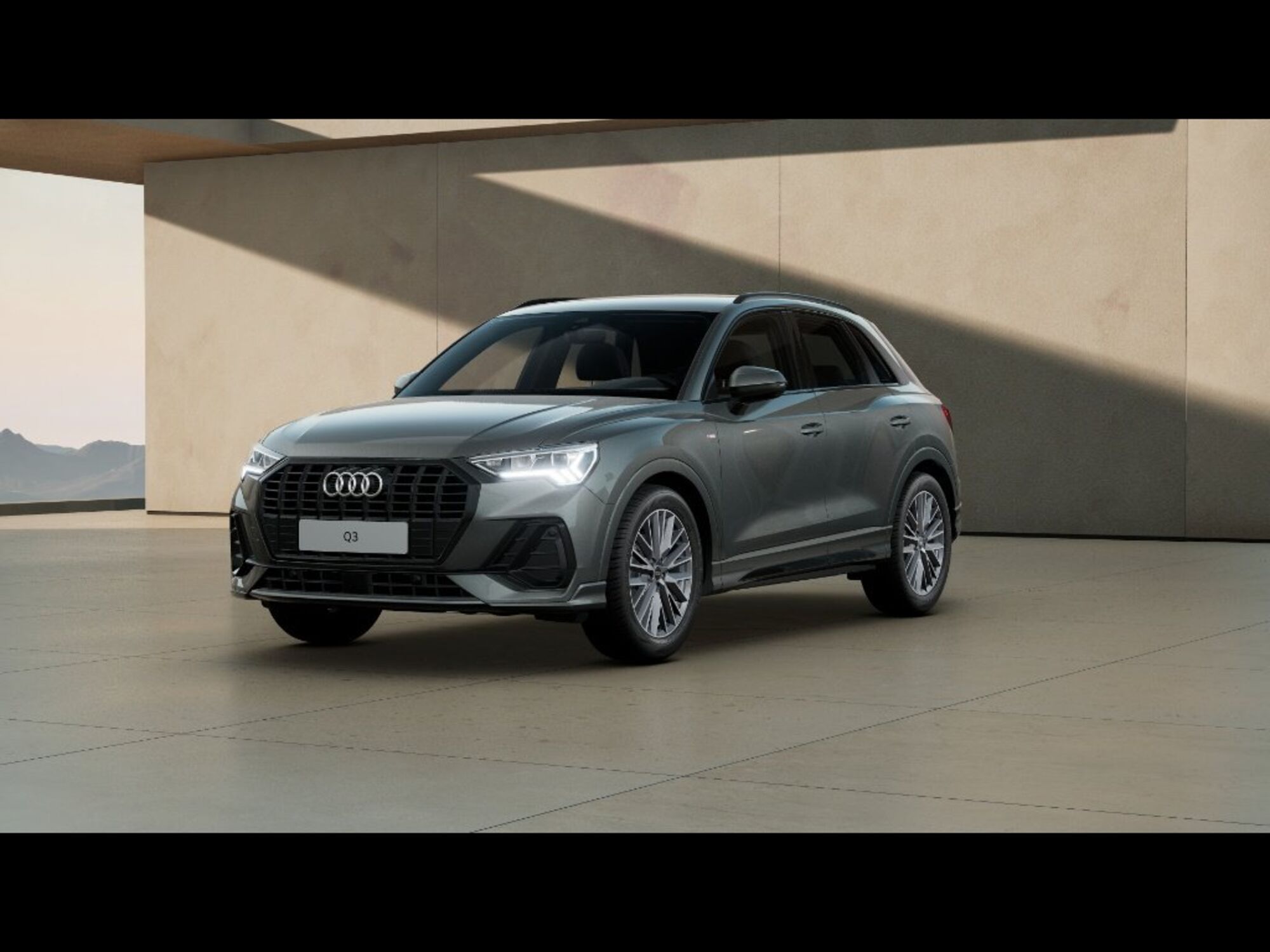 Audi Q3 35 TDI quattro S tronic  nuova a Livorno