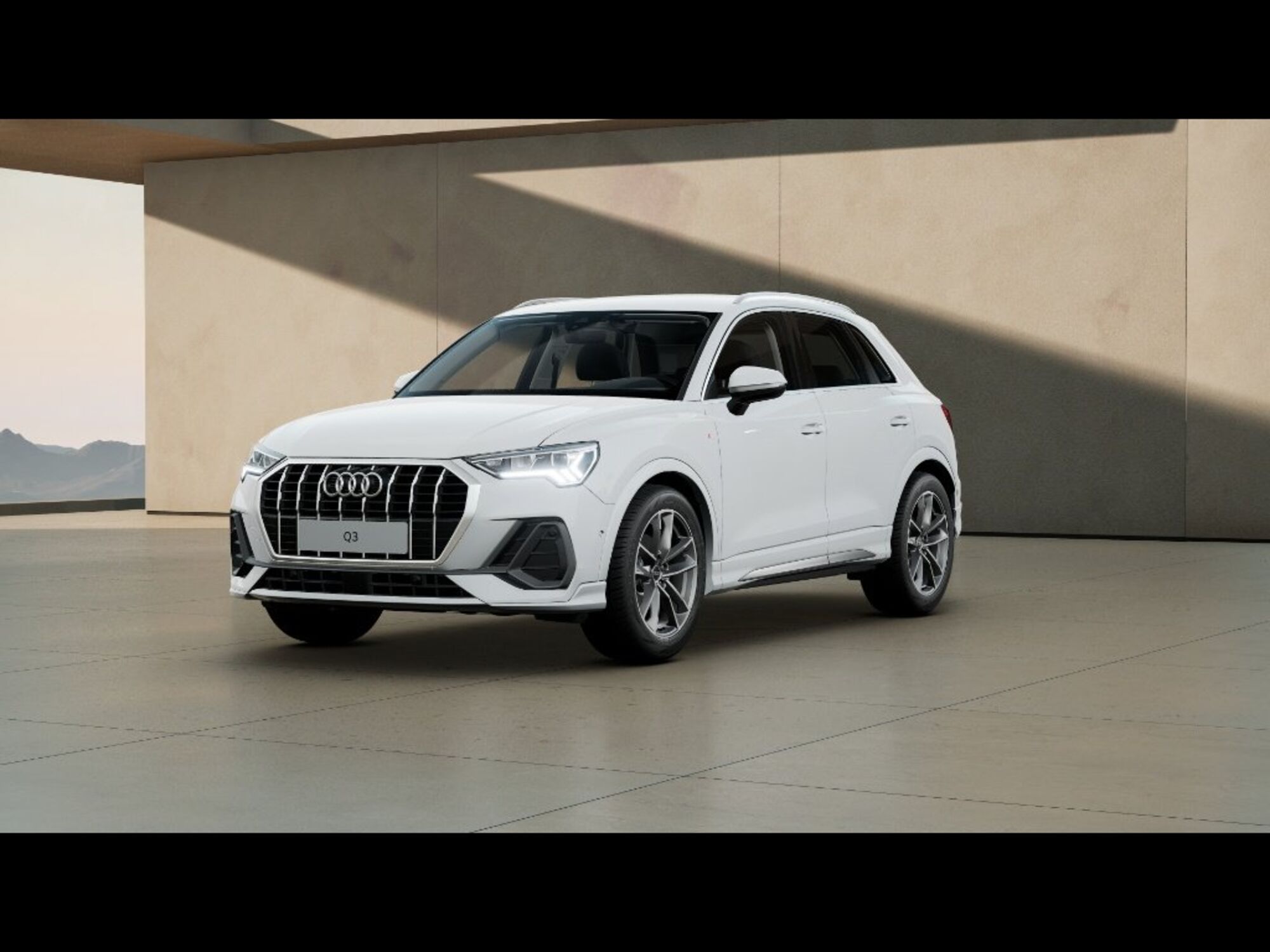 Audi Q3 35 TDI quattro S tronic  nuova a Livorno