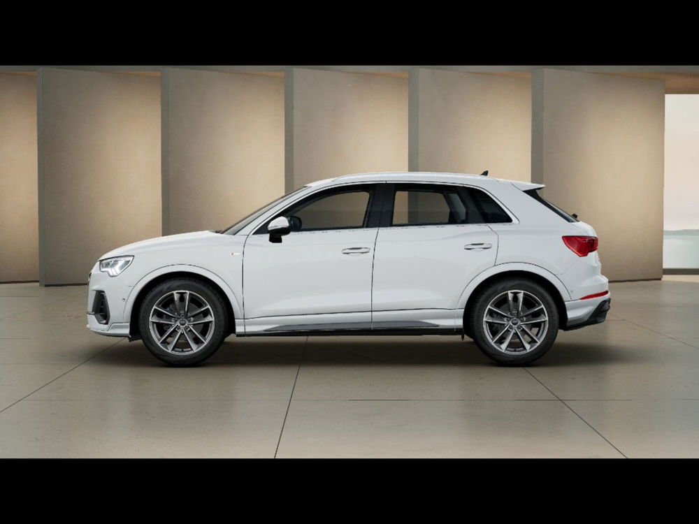 Audi Q3 Sportback nuova a Livorno (2)