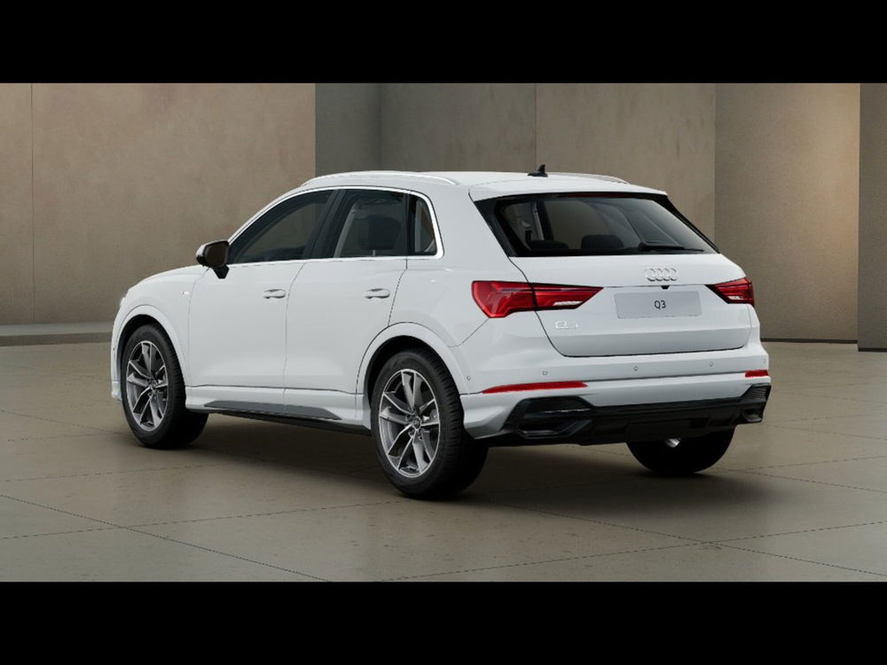 Audi Q3 Sportback nuova a Livorno (3)