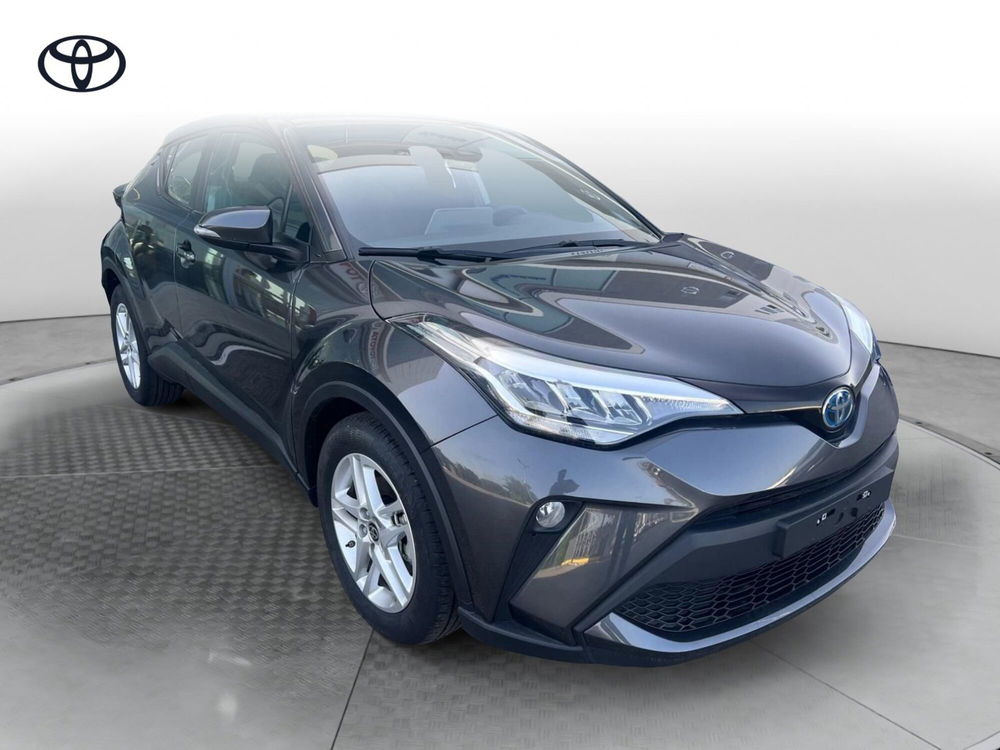 Toyota Toyota C-HR nuova a Reggio Calabria (2)