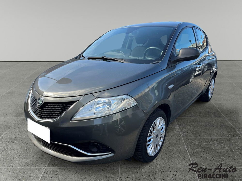 Lancia Ypsilon usata a Rimini