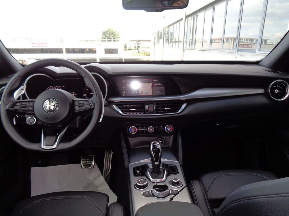 Alfa Romeo Stelvio nuova a Treviso (13)