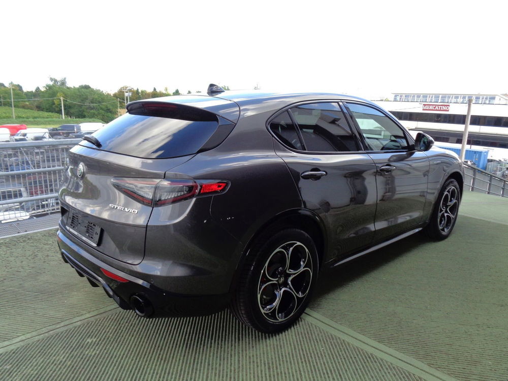 Alfa Romeo Stelvio nuova a Treviso (3)