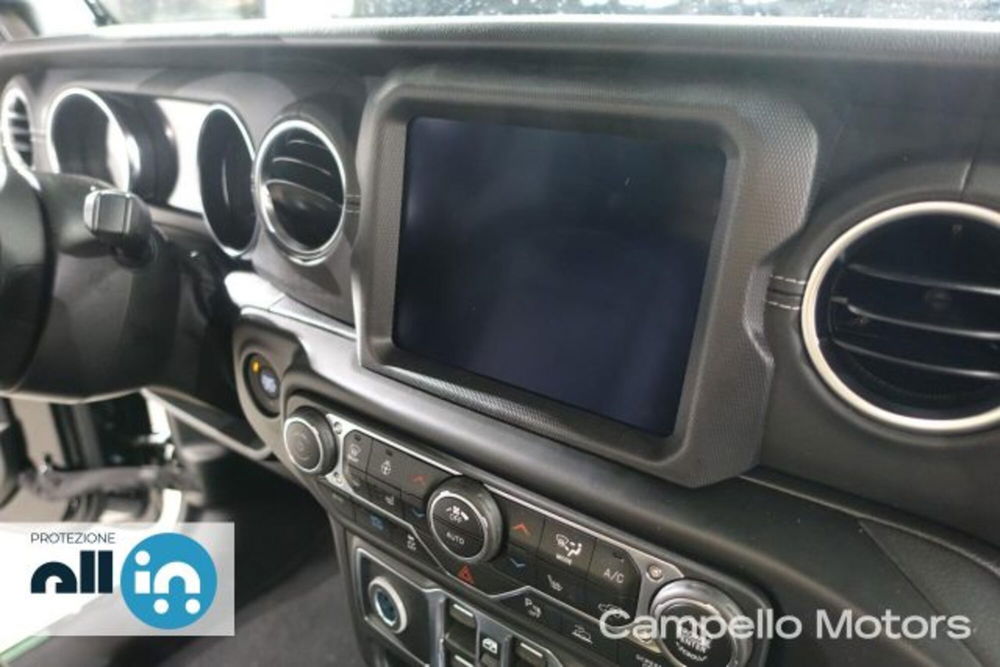 Jeep Wrangler Unlimited usata a Venezia (14)