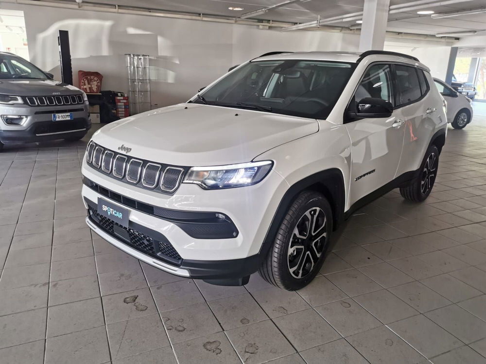 Jeep Compass nuova a Arezzo (2)