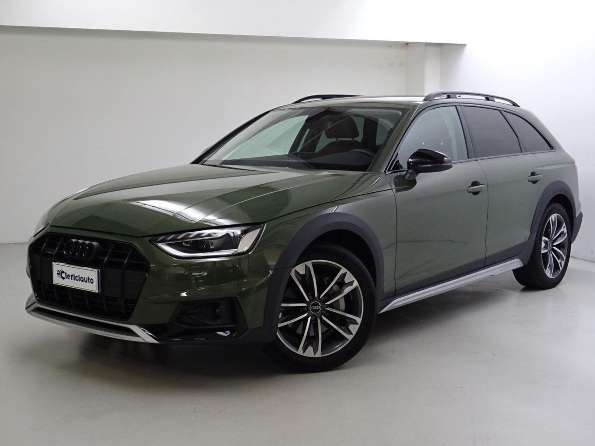 Audi A4 Allroad 40 TDI 190 CV S tronic Identity Contrast del 2023 usata a Tavernerio