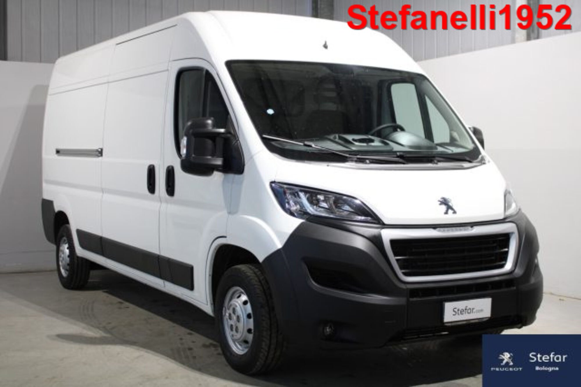 Peugeot Boxer Furgone 335 L3H2 2.2 bluehdi 140cv S&amp;S vetrato eat8 nuova a Bologna