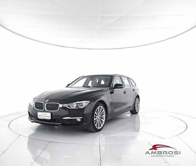 BMW Serie 3 Touring 320d xDrive  Luxury  del 2016 usata a Corciano