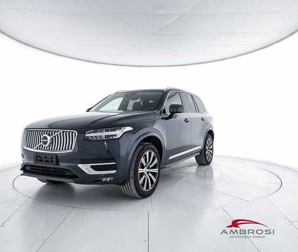 Volvo XC90 nuova a Perugia