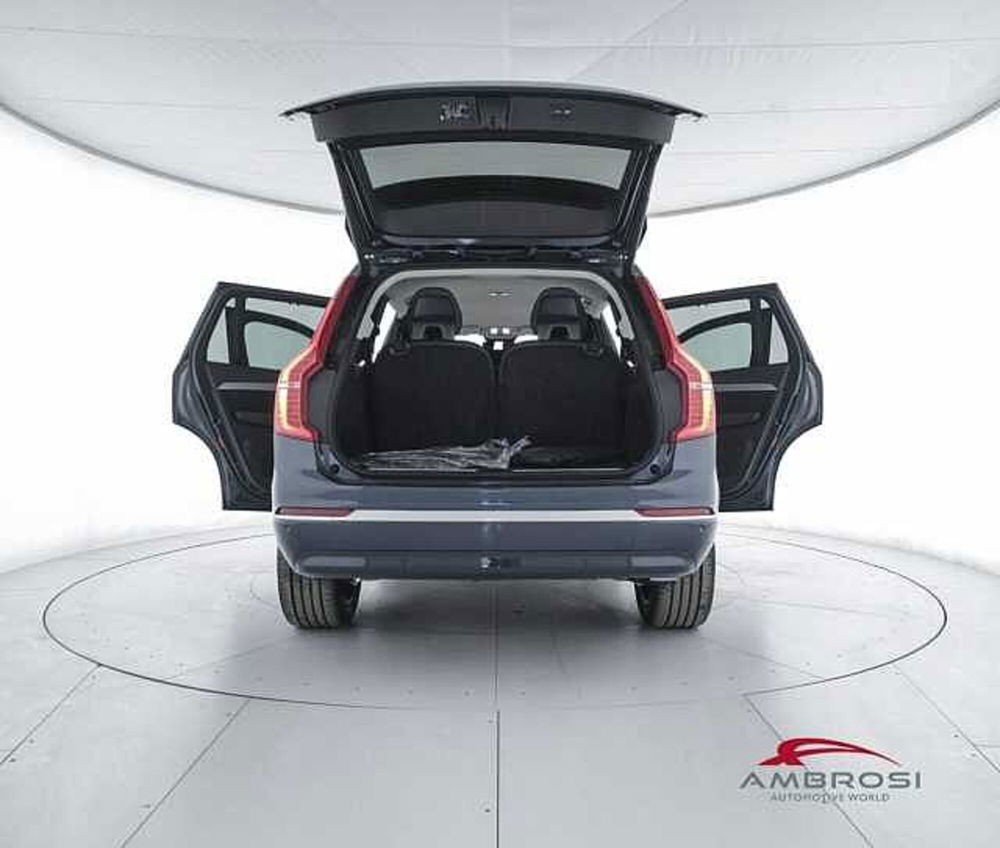 Volvo XC90 nuova a Viterbo (7)