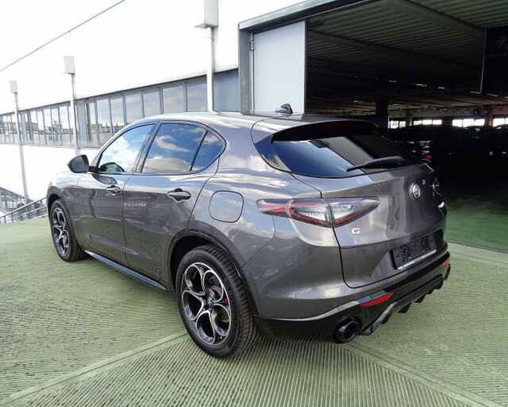 Alfa Romeo Stelvio nuova a Treviso (2)