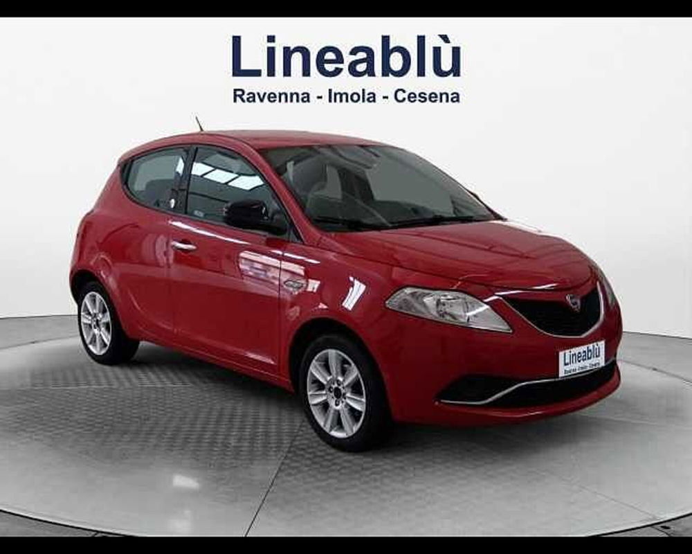 Lancia Ypsilon usata a Ravenna (7)