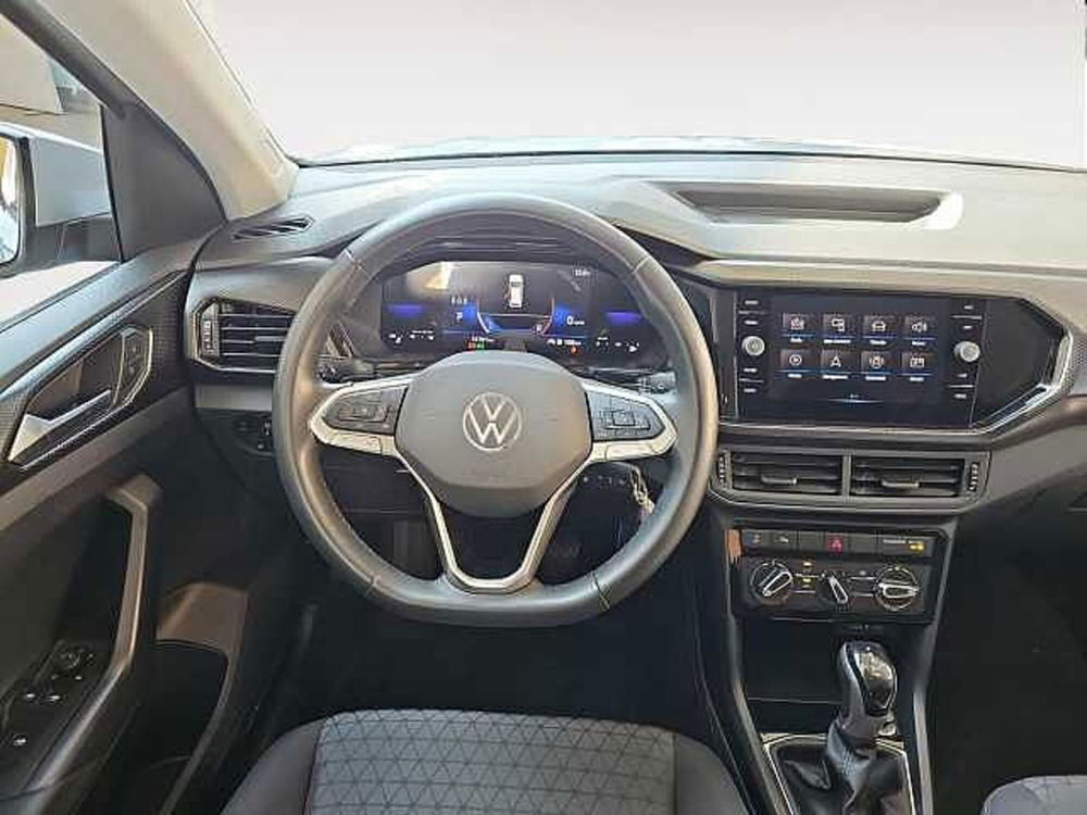 Volkswagen T-Cross usata a Lecco (11)