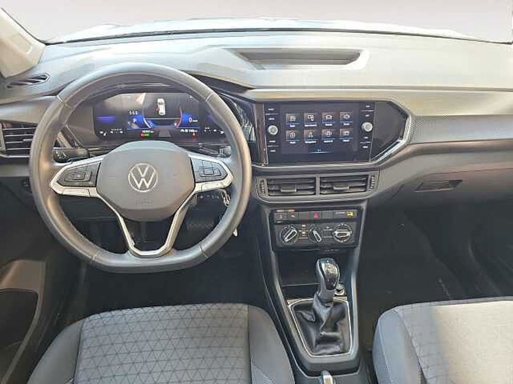 Volkswagen T-Cross usata a Lecco (9)