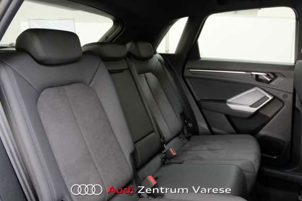 Audi Q3 Sportback nuova a Varese (9)