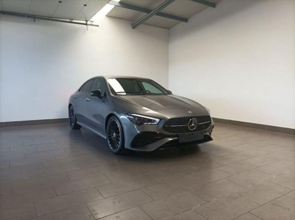 Mercedes-Benz CLA Shooting Brake nuova a Milano