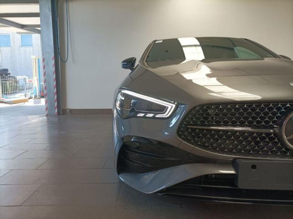 Mercedes-Benz CLA Shooting Brake nuova a Milano (3)