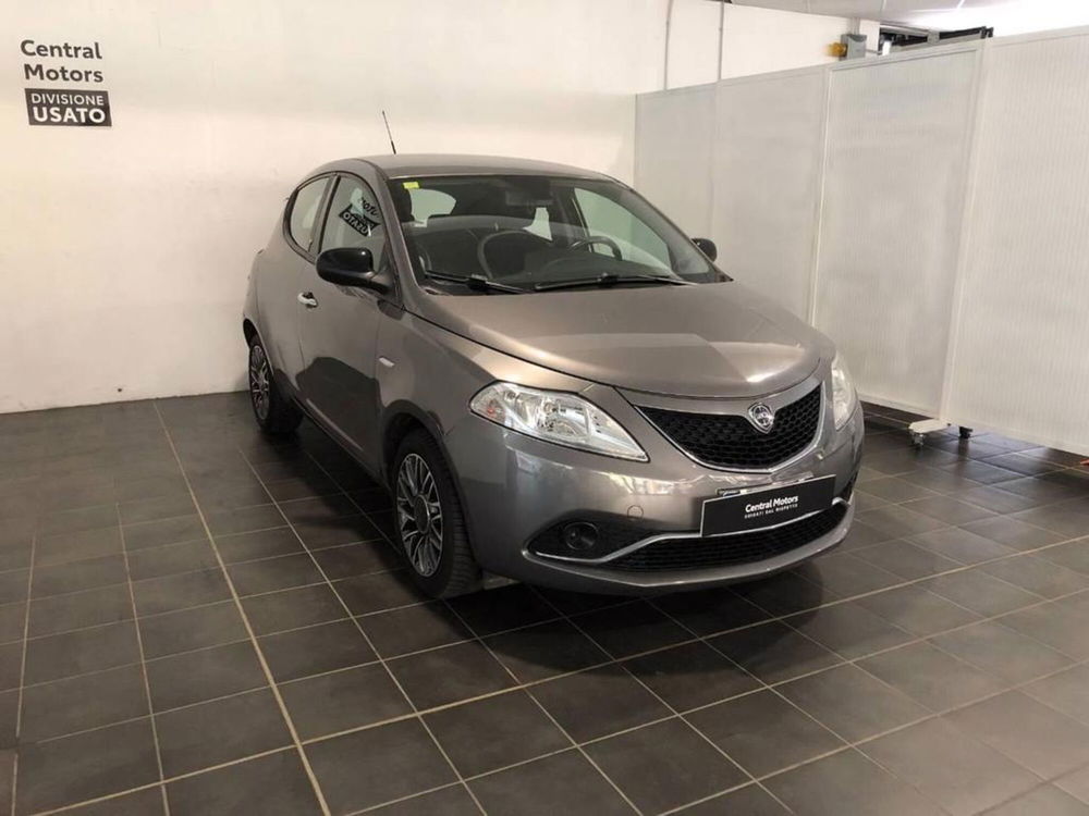 Lancia Ypsilon usata a Torino (3)