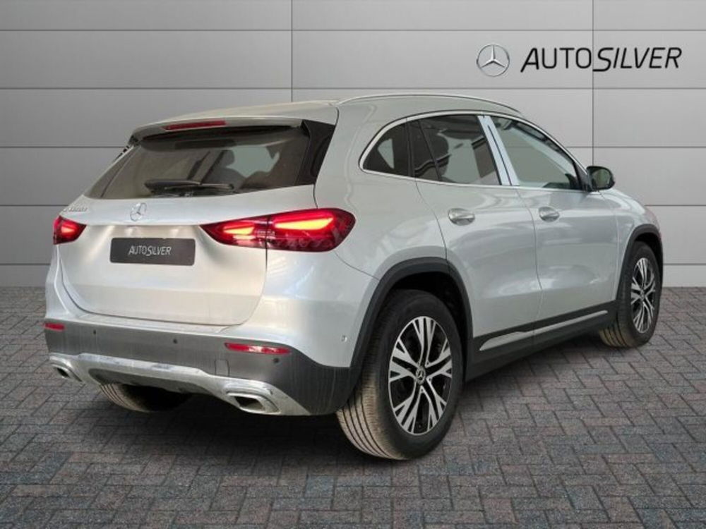 Mercedes-Benz GLA SUV nuova a Verona (2)