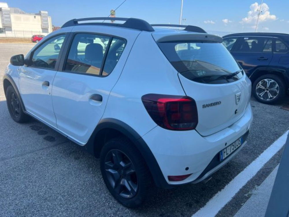 Dacia Sandero nuova a Reggio Calabria (3)