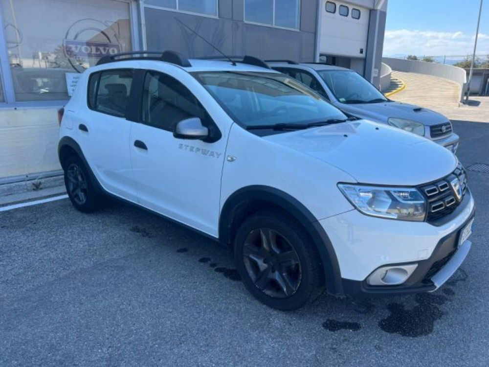 Dacia Sandero nuova a Reggio Calabria (4)