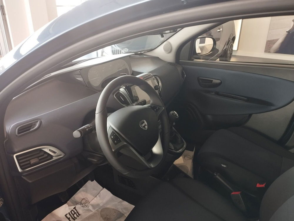 Lancia Ypsilon nuova a Frosinone (11)