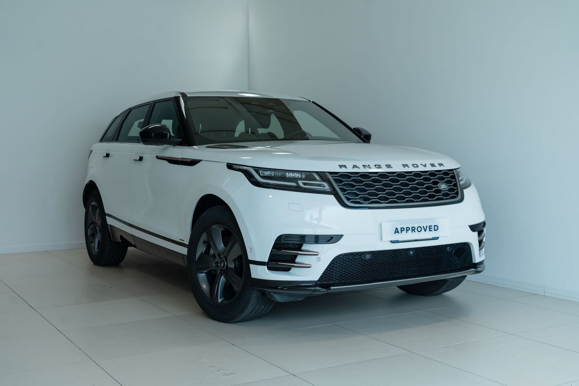 Land Rover Range Rover Velar 2.0D I4 204 CV R-Dynamic S  del 2022 usata a Vicenza