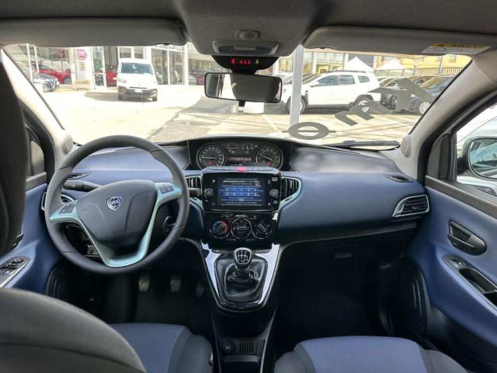 Lancia Ypsilon nuova a Torino (14)