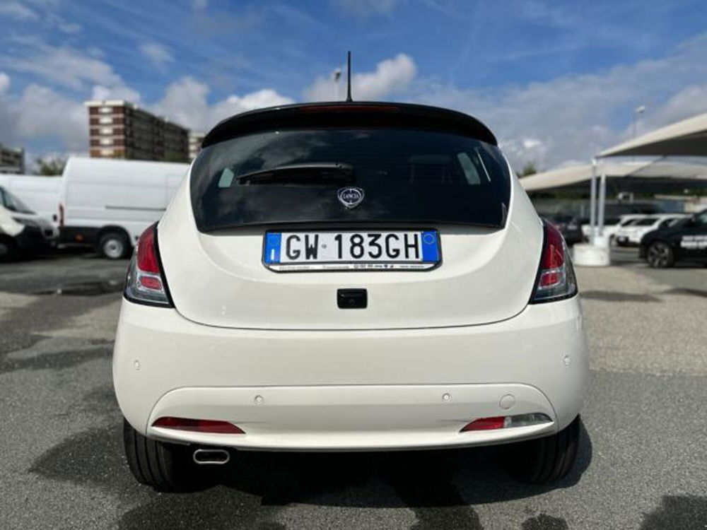 Lancia Ypsilon nuova a Torino (6)