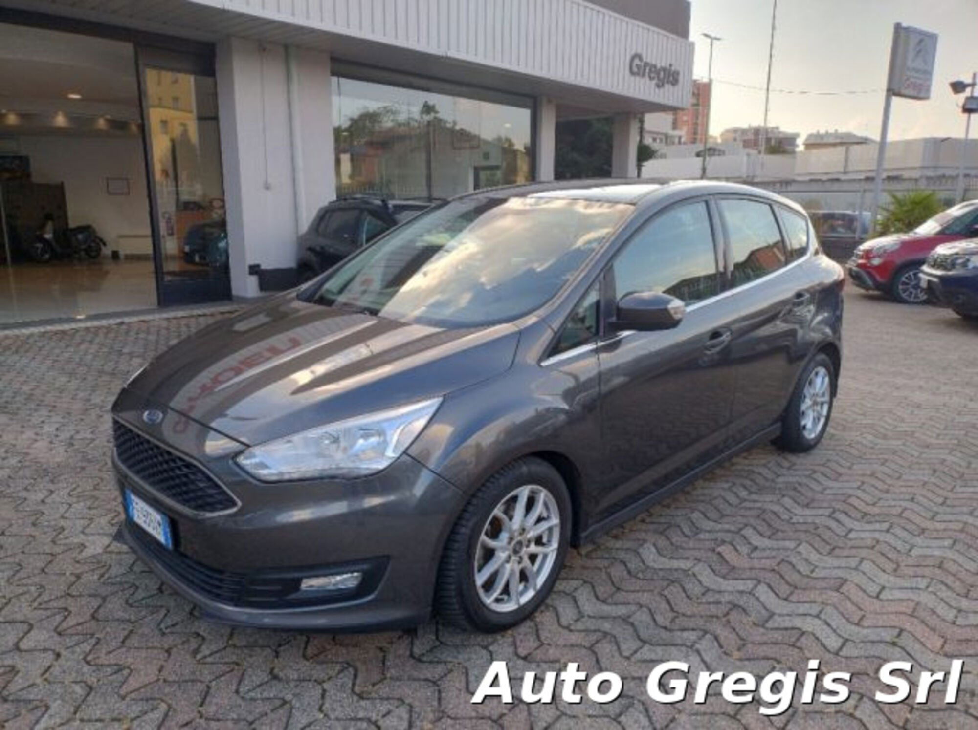 Ford C-Max 1.0 EcoBoost 100CV Plus del 2016 usata a Sesto San Giovanni