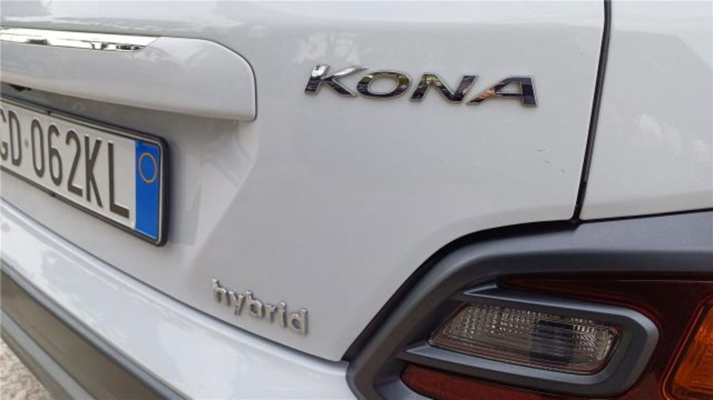 Hyundai Kona usata a Bari (12)