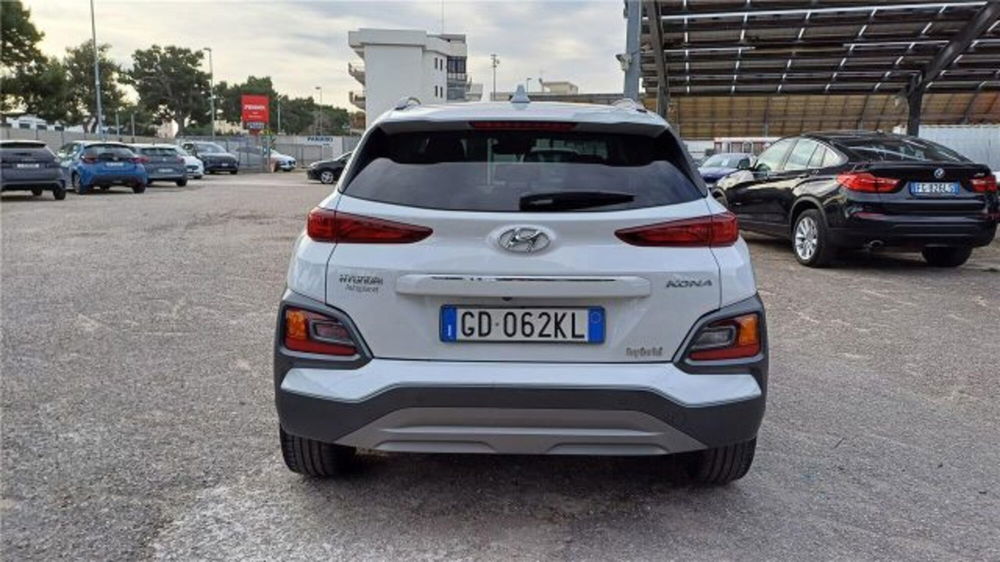 Hyundai Kona usata a Bari (6)