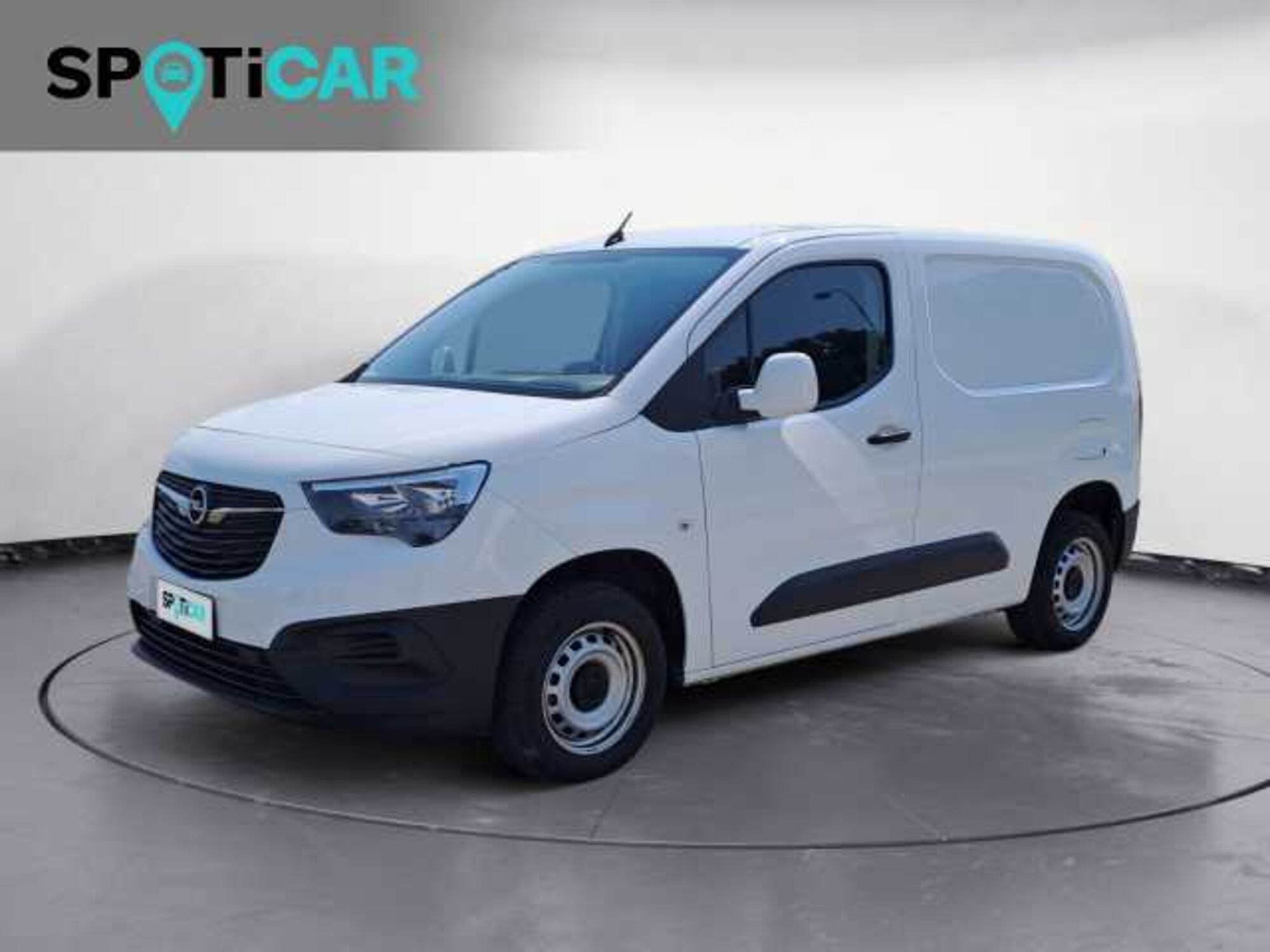 Opel Combo Furgone Cargo 1.5 Diesel 100CV S&amp;S PC 650kg del 2021 usata a Castelfranco Veneto