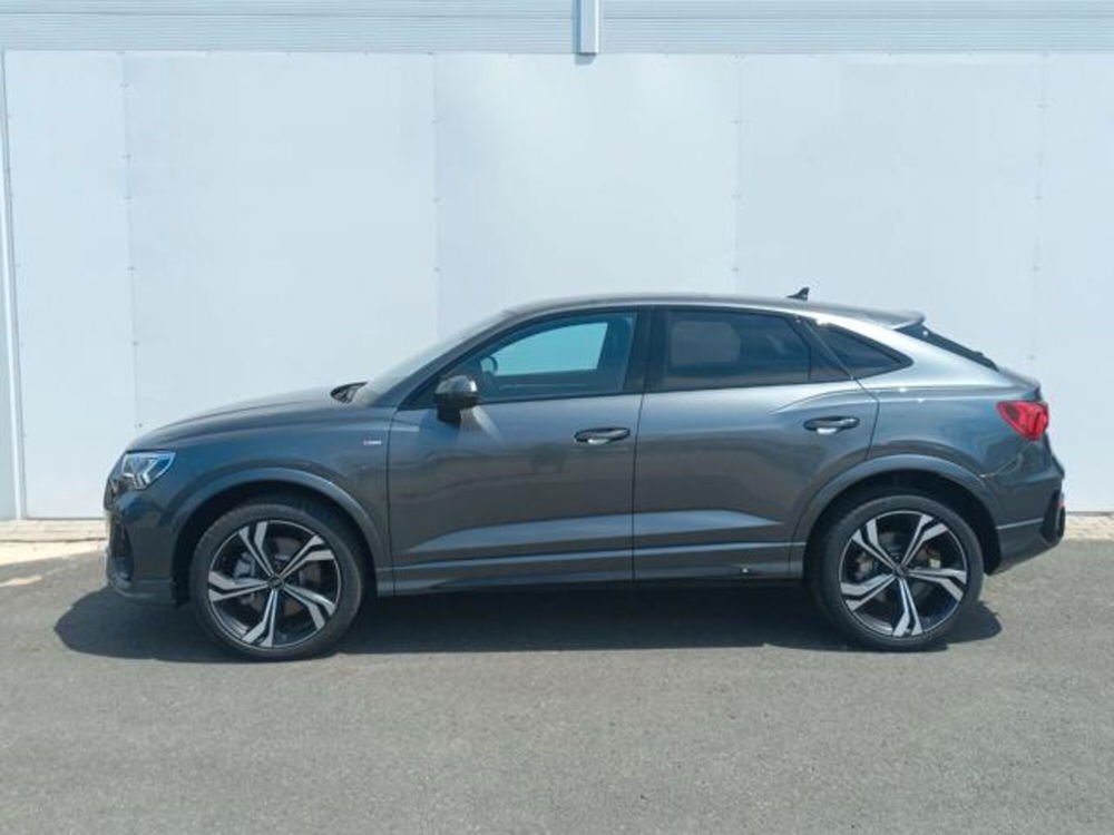 Audi Q3 Sportback nuova a Napoli (3)