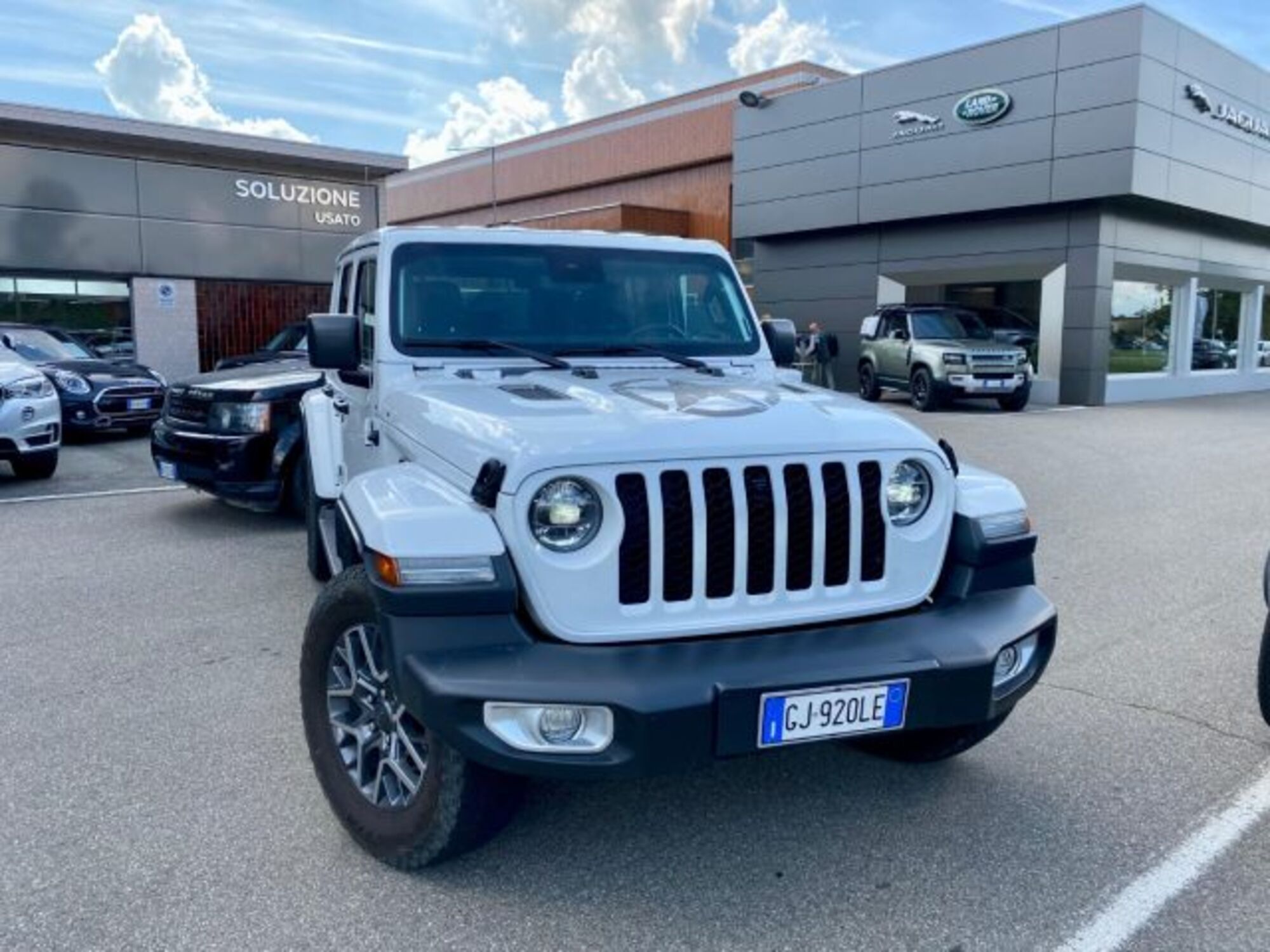 Jeep Wrangler Unlimited 2.0 Turbo Sahara  del 2022 usata a Novara