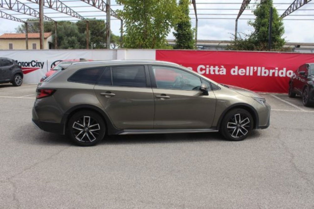 Toyota Corolla Touring Sports usata a Roma (14)