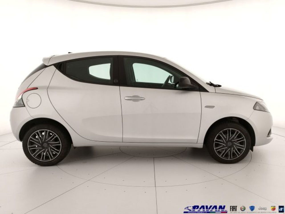 Lancia Ypsilon usata a Padova (4)