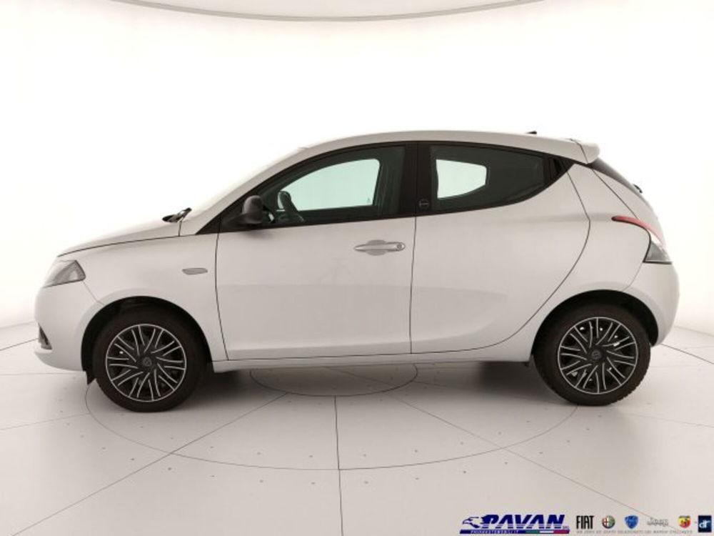 Lancia Ypsilon usata a Padova (8)