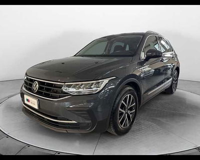 Volkswagen Tiguan 2.0 TDI SCR Life del 2021 usata a Prato