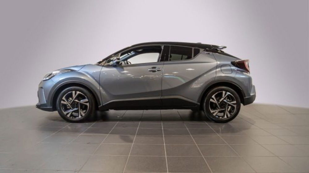 Toyota Toyota C-HR nuova a Padova (2)