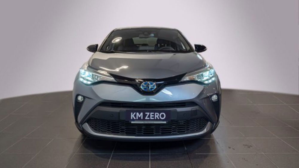 Toyota Toyota C-HR nuova a Padova (4)