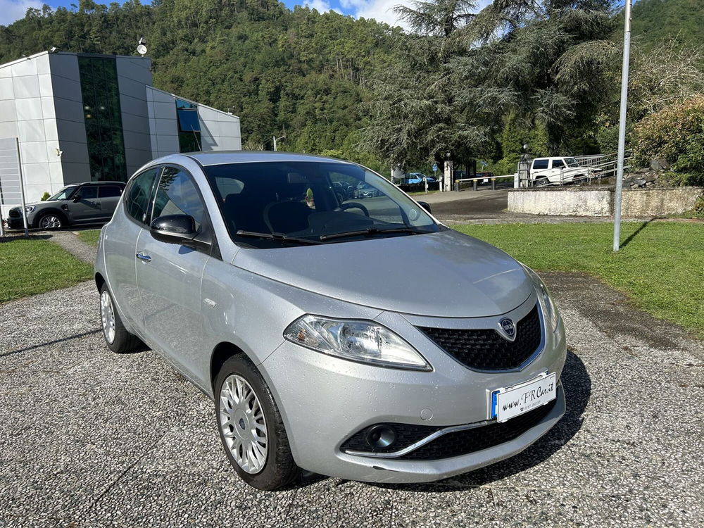 Lancia Ypsilon usata a La Spezia