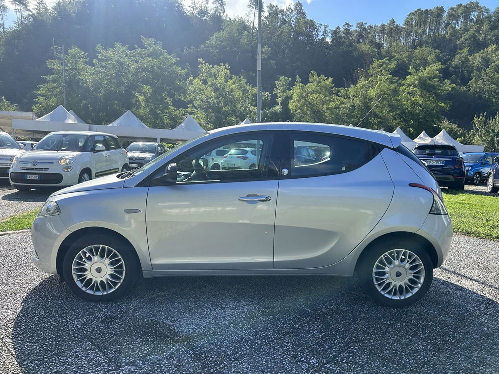 Lancia Ypsilon usata a La Spezia (4)